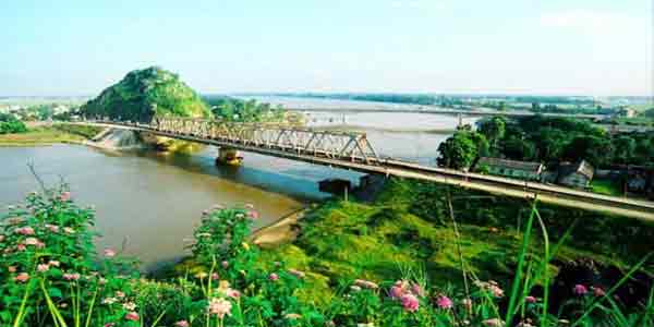 Мост Хамронг
